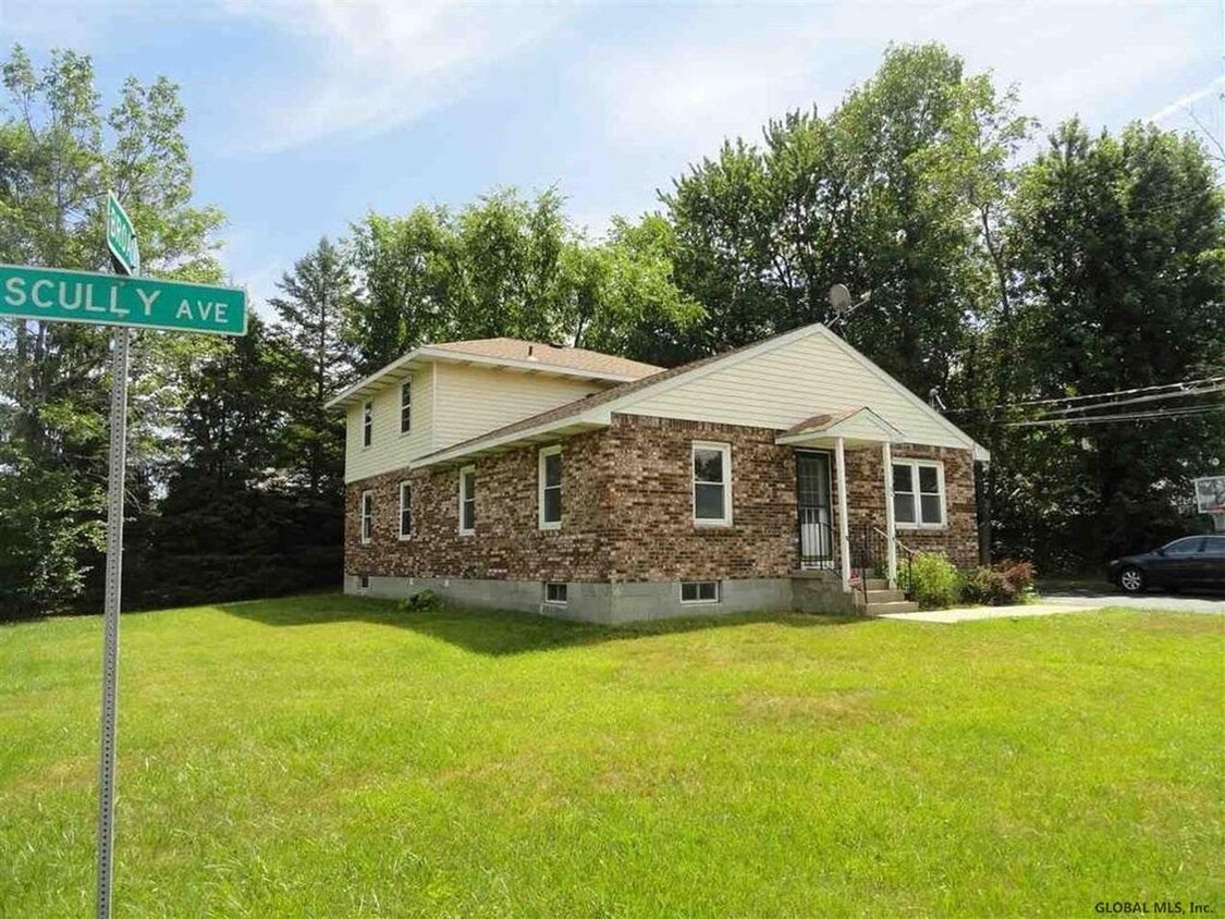 Primary Photo - 31 Scully Ave