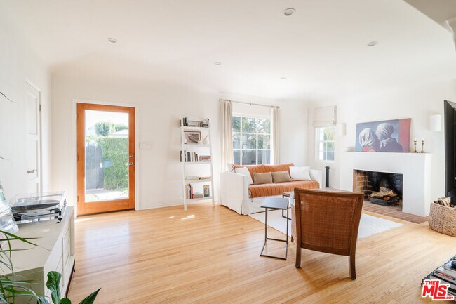 Foto del edificio - 1637 S Ridgeley Dr