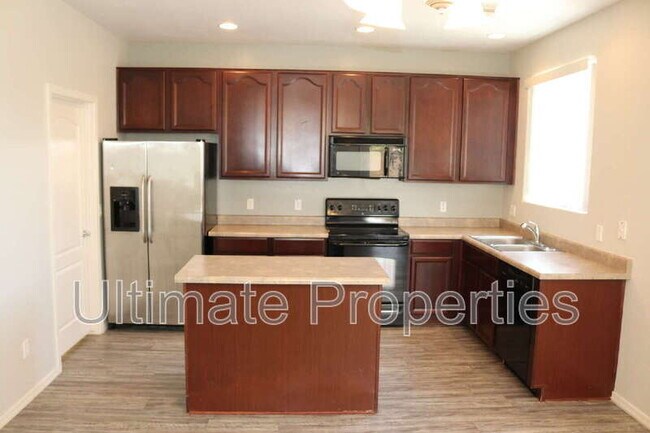 Building Photo - 15089 N 173rd Dr