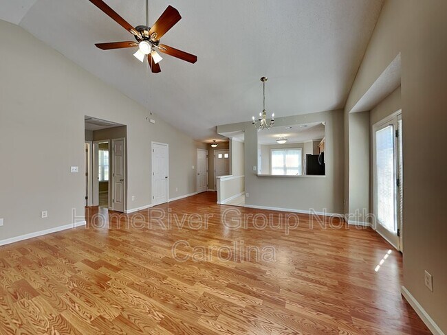 Foto del edificio - 4223 Beacon Ridge Dr
