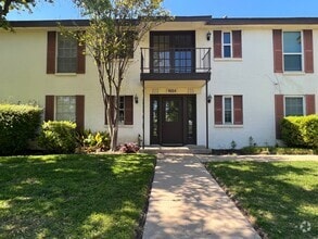 Building Photo - 4004 Ridglea Country Club Dr