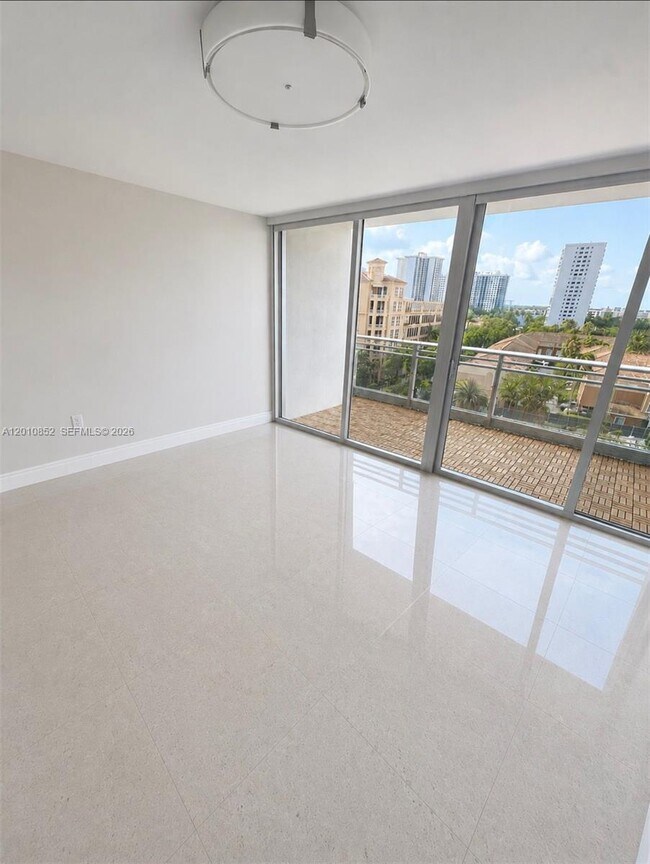 Foto del edificio - 2950 NE 188th St