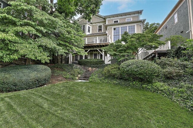 Building Photo - 120 Congdon St