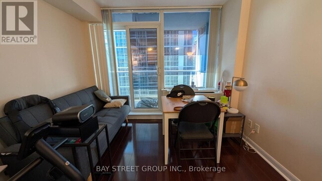 Building Photo - 1015-4978-4978 Yonge St