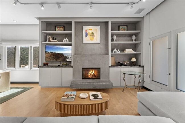 Foto del edificio - Modern 2BR Architectural + Rooftop in Prim...