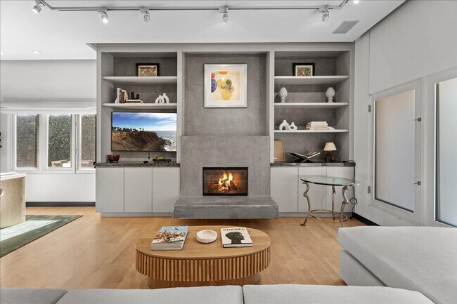 Foto del edificio - Modern 2BR Architectural + Rooftop in Prime West Hollywood