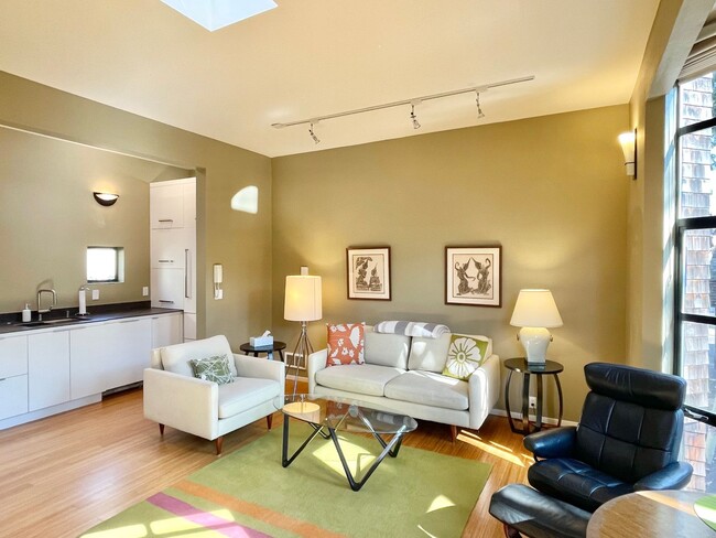 Foto del edificio - 3-Story Hayes Valley Townhome! Parking! La...