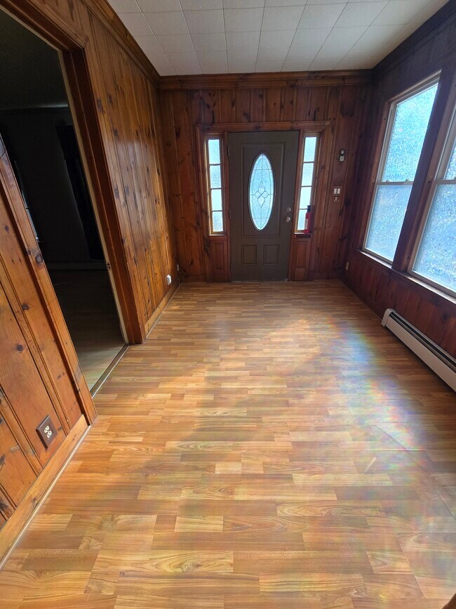 Cuarto de barro - 154 Oak St