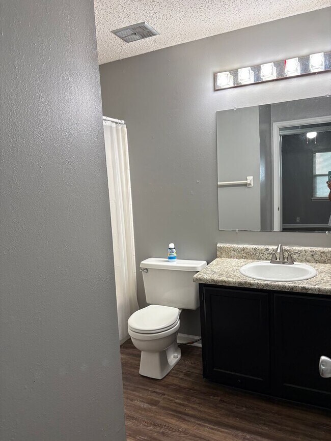 Foto del edificio - Large 2BED/2BA Townhome