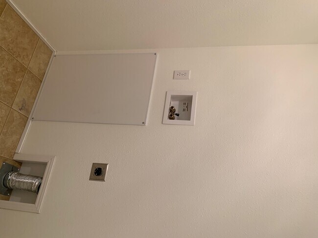 Foto del edificio - 1990 S Gwin Rd