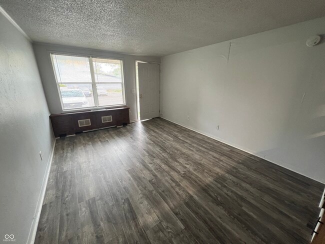 Building Photo - 2000 Indianapolis Rd