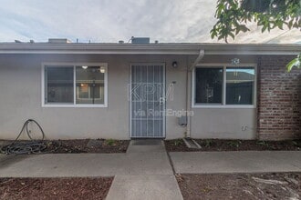 Building Photo - 2178 Lucerne Ave