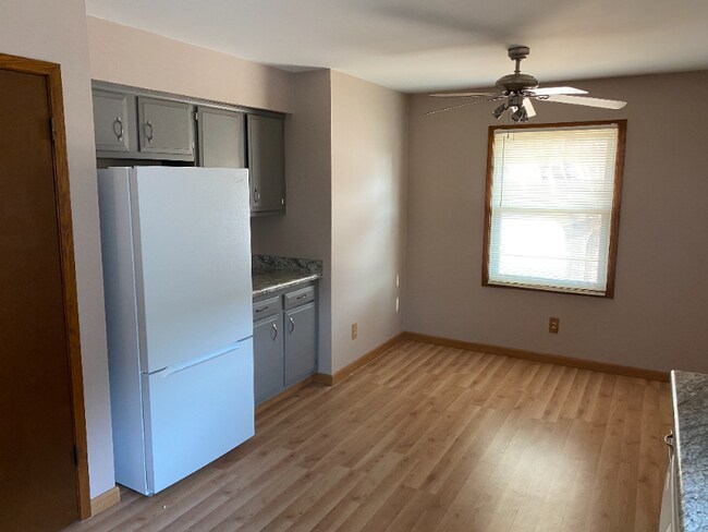 Building Photo - 10316 W Beacon Hill Dr