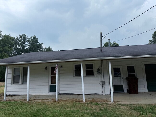 Foto del edificio - Cozy suburban 2 bedroom ranch