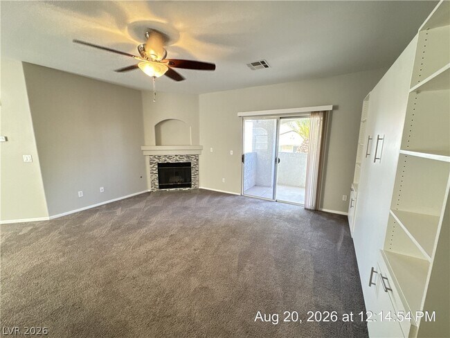 Foto del edificio - 2975 Bluegrass Ln