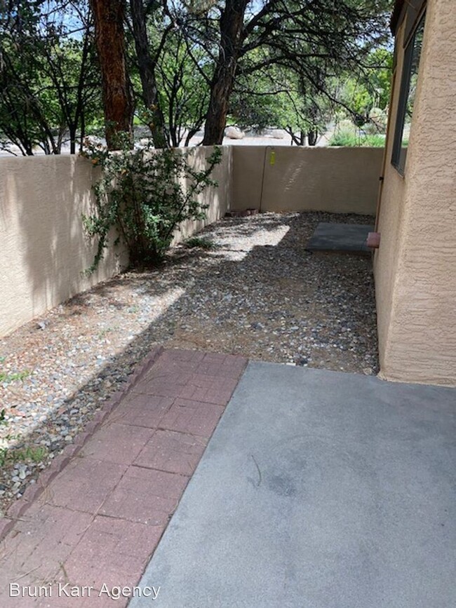 Building Photo - 2 br, 2 bath House - 6480 Monte Serrano NE