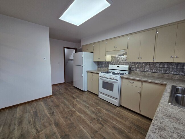 Foto del edificio - W 2nd St 1408-1410