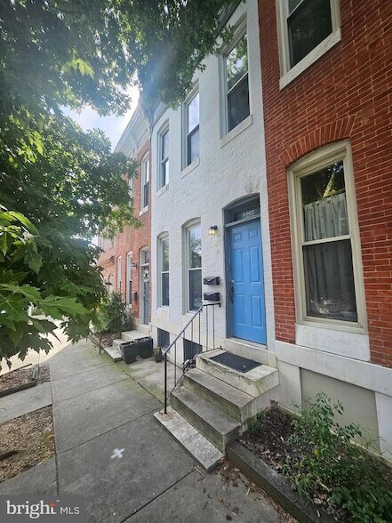 Foto del edificio - 2215 E Fairmount Ave