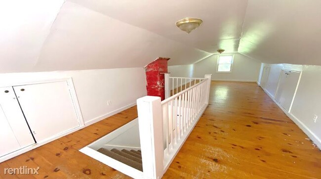 Building Photo - 2 br, 1 bath House - 1156 Danby Road Cozy ...