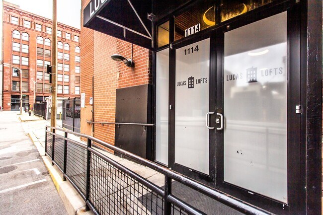 Foto del edificio - Gorgeous Studio-style Loft-Ask About our Move in Special!!!