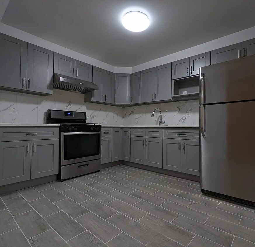Foto principal - 870 Prospect Pl