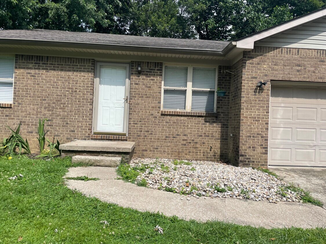 1231 Berdine Way, Lawrenceburg, KY 40342 Townhome Rentals in