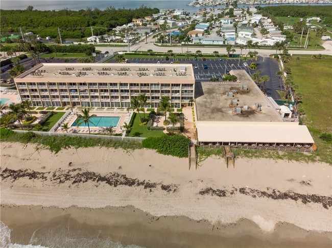 Foto del edificio - 9800 S Ocean Dr