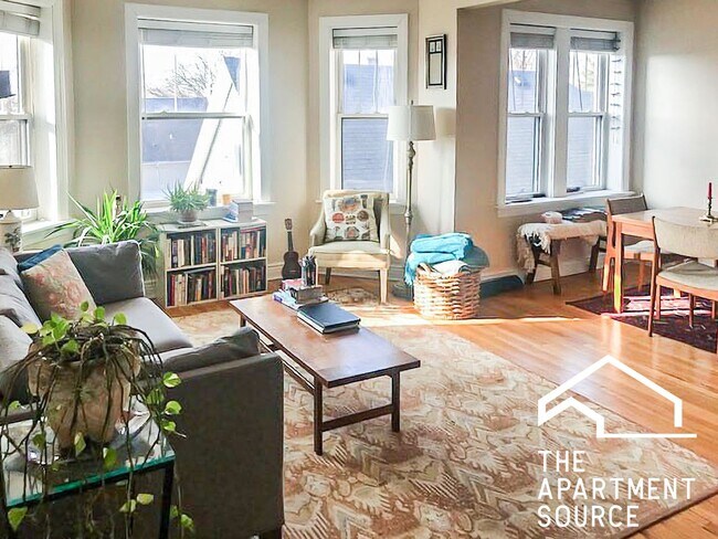 Foto del edificio - 4861 N Hermitage Ave