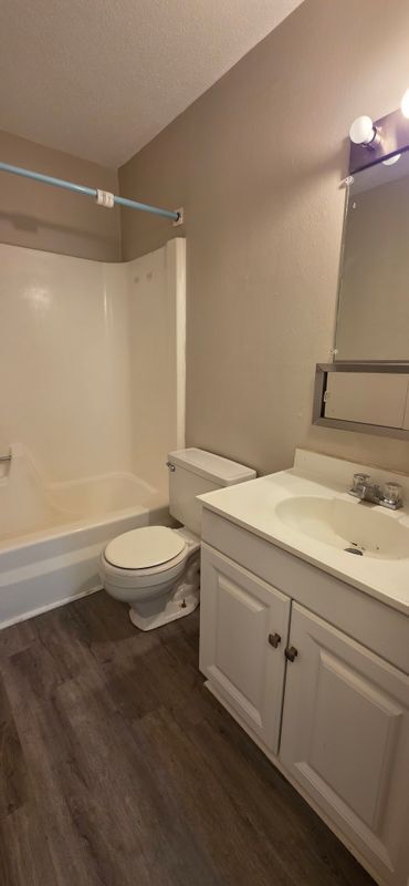 Foto del edificio - 650 Central Ave