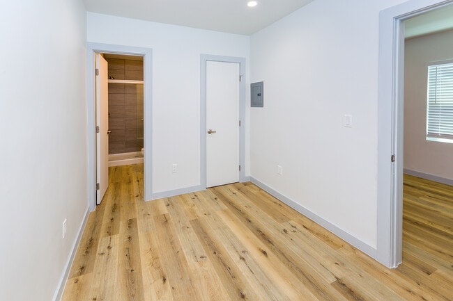 Building Photo - 1329-1331 Quintero St