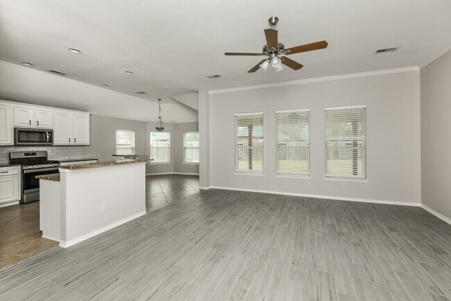 Building Photo - 15802 Magnolia Shores Ln