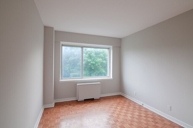 Photo du bâtiment - 4555 Av. Bonavista