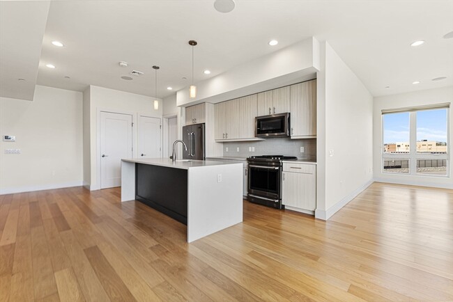 Building Photo - 488 Dorchester Ave