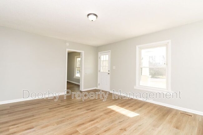 Building Photo - 103 Farris St NE