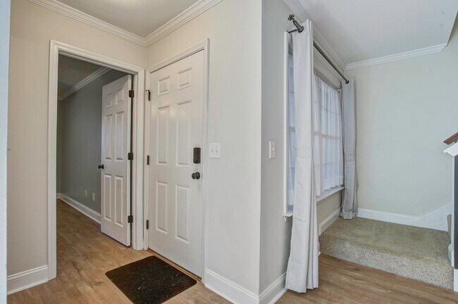 Foto del edificio - 1371 Cassidy Ct