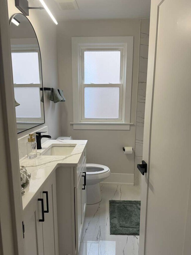 Foto del edificio - 4846 W Roscoe St