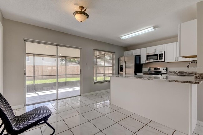 Building Photo - 1007 Pine Ridge Cir