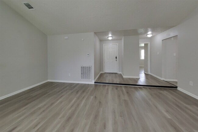 Foto del edificio - 1391 Tenderden Dr
