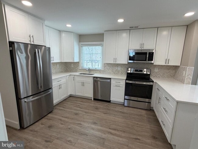 Building Photo - 6492 Vint Hill Rd