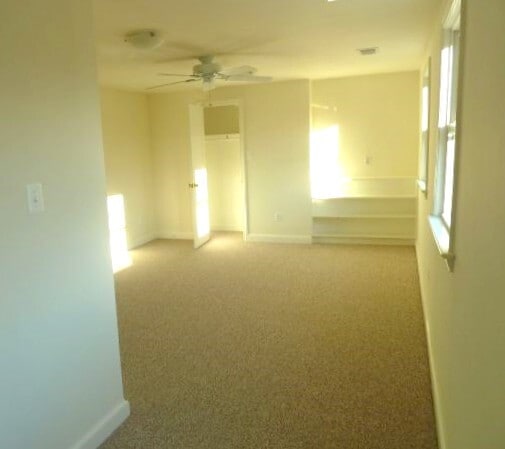 Building Photo - 900 N Ivy St