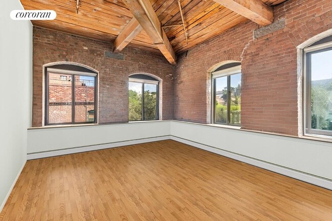 Building Photo - 420 12th St