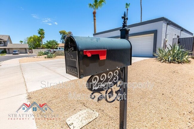 Building Photo - 2223 W Nopal Cir