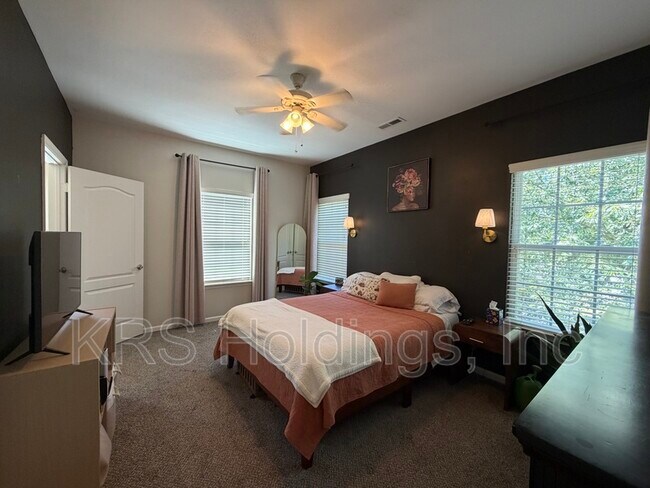 Building Photo - 5229 Elston Ln