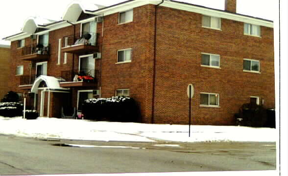 Building Photo - 2105 W 176th Pl