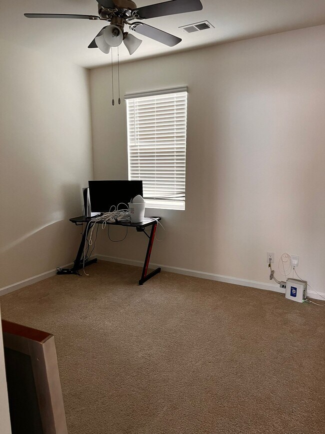 Building Photo - 2105 Waycross Ln