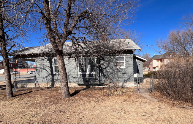 Building Photo - 122 N Meade Ctr St