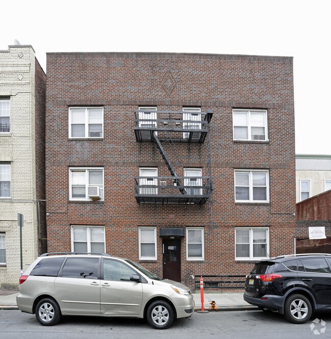 Foto del edificio - 1616 Bergenline Ave