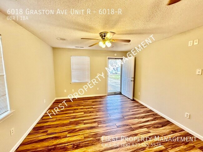 Building Photo - East Ridge 1Bed/1Bath Studio w/Garage, Cen...