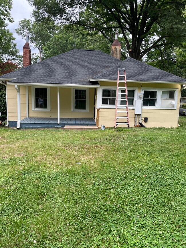 Foto del edificio - 1609 Trogdon St