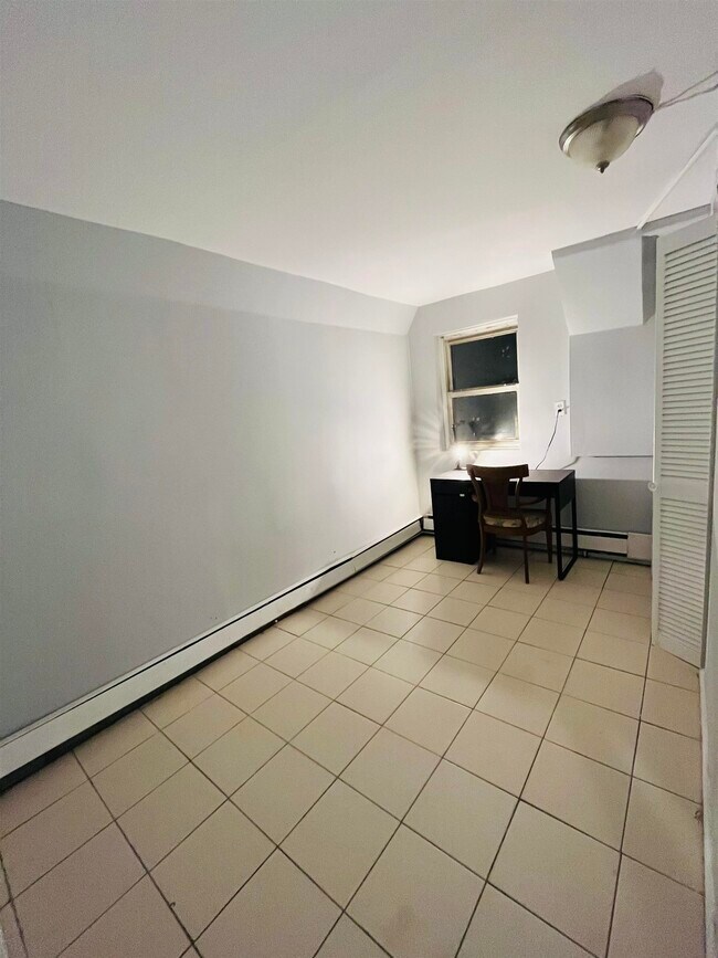 35 Emerson Ave, Jersey City, NJ 07306 Condo for Rent in Jersey City